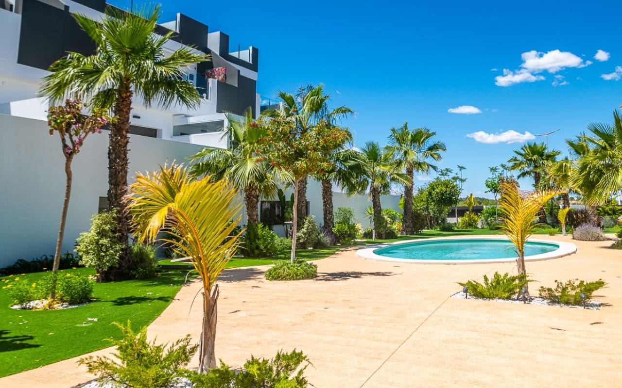 3 sovrum Lägenhet till salu i Los Balcones med pool - 349 000 € (Ref: 9849851)