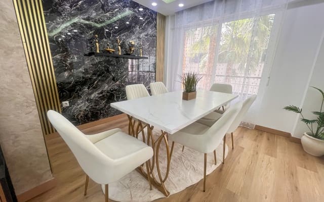4 chambre Appartement à vendre à Centro - Muelle Pesquero, Torrevieja - 285 000 € (Ref: 9849852)