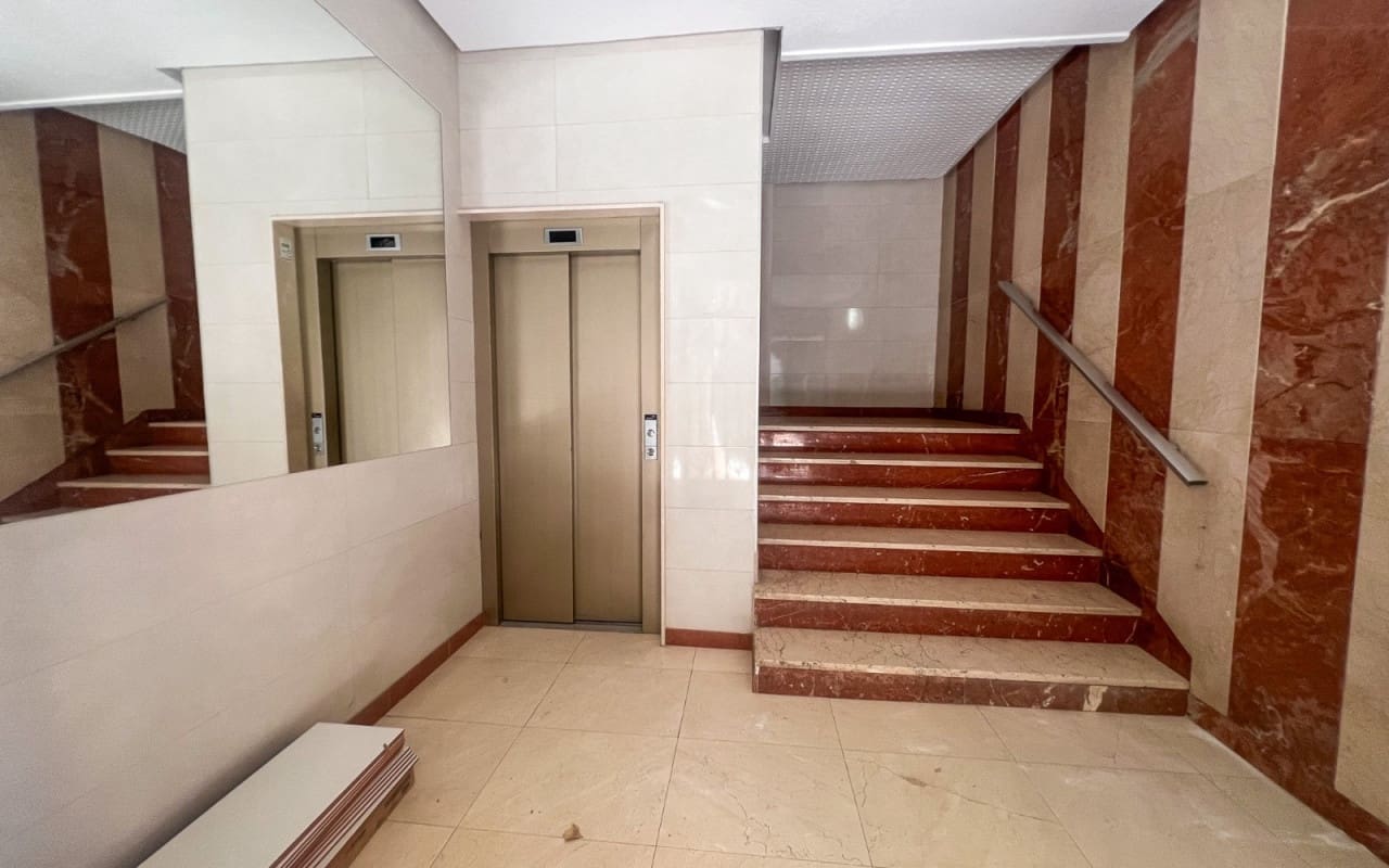 4 chambre Appartement à vendre à Torrevieja - 285 000 € (Ref: 9849852)