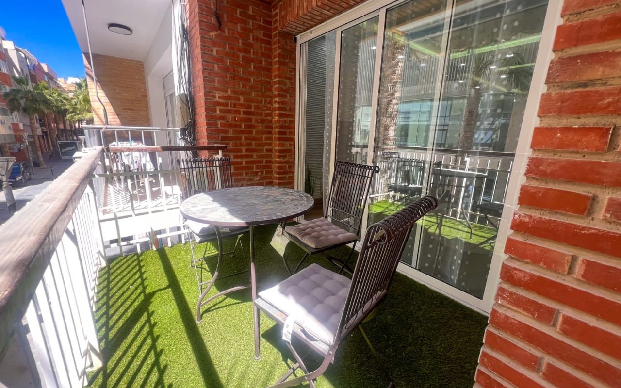 4 chambre Appartement à vendre à Torrevieja - 285 000 € (Ref: 9849852)