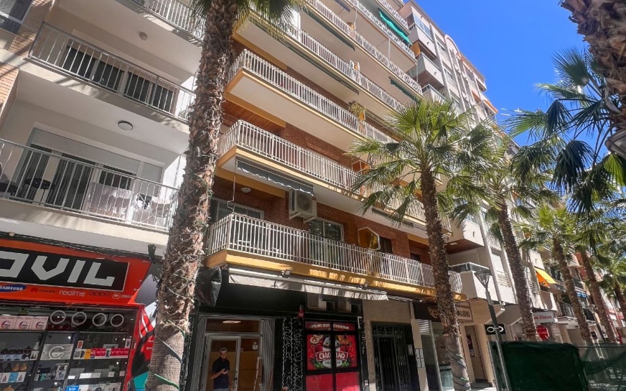 4 chambre Appartement à vendre à Torrevieja - 285 000 € (Ref: 9849852)