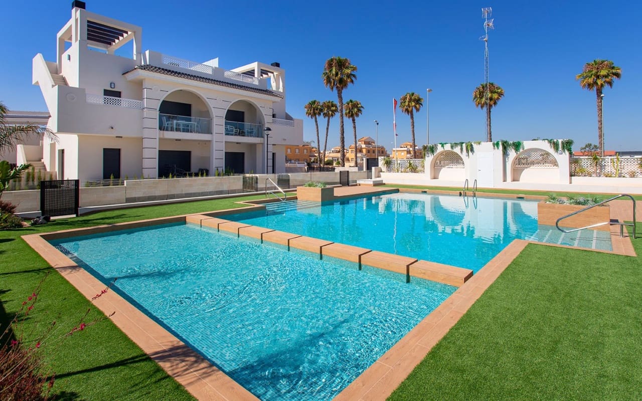 2 bedroom Apartment for rent in Ciudad Quesada with pool garage - € 1,500 (Ref: 9865937)