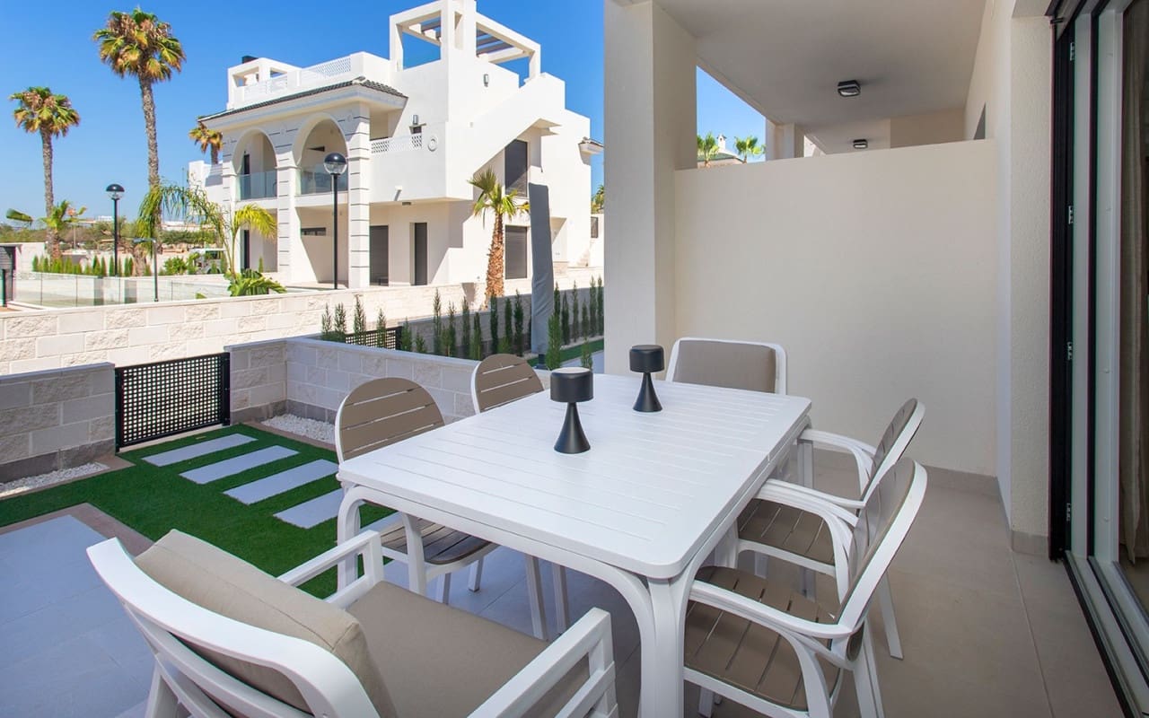 2 bedroom Apartment for rent in Ciudad Quesada with pool garage - € 1,500 (Ref: 9865937)