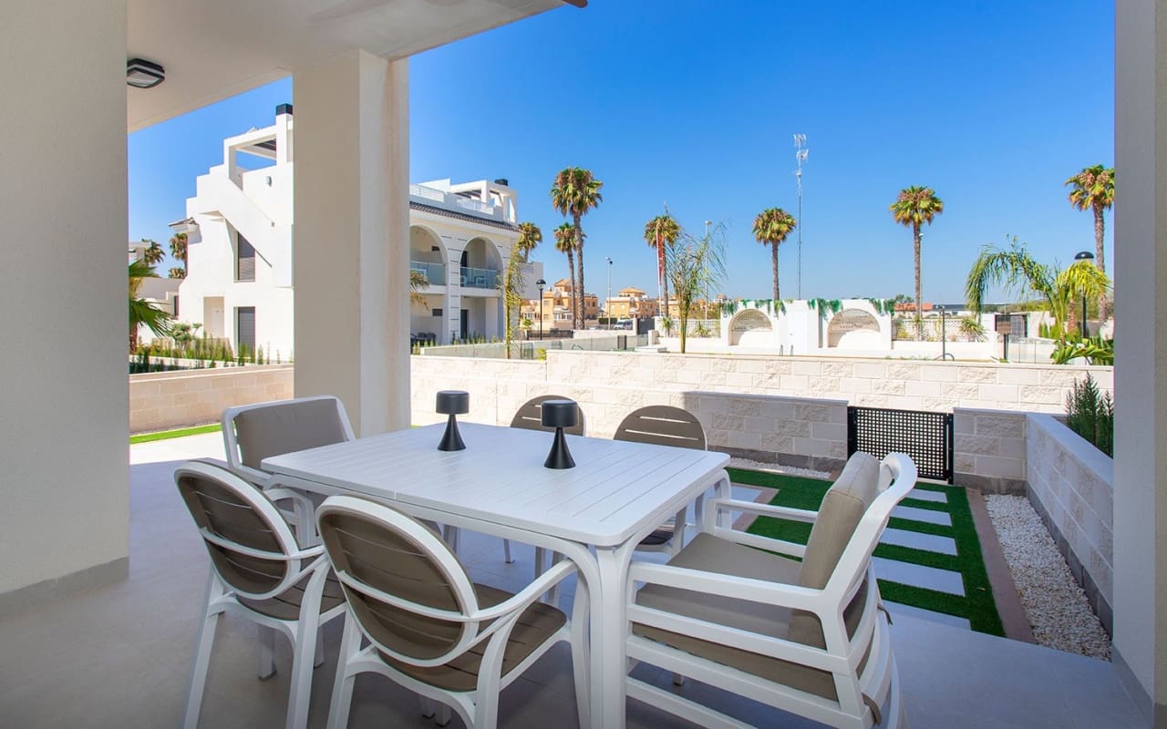 2 bedroom Apartment for rent in Ciudad Quesada with pool garage - € 1,500 (Ref: 9865937)