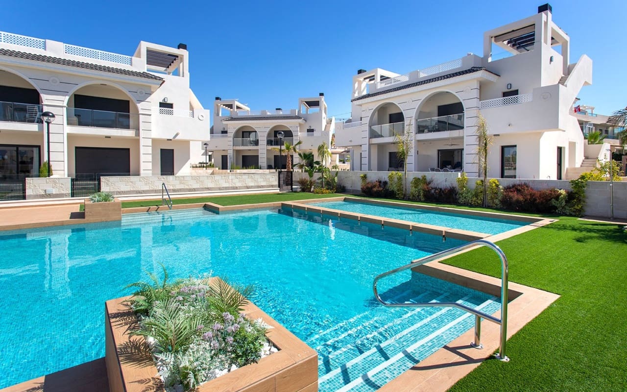2 bedroom Apartment for rent in Ciudad Quesada with pool garage - € 1,500 (Ref: 9865937)
