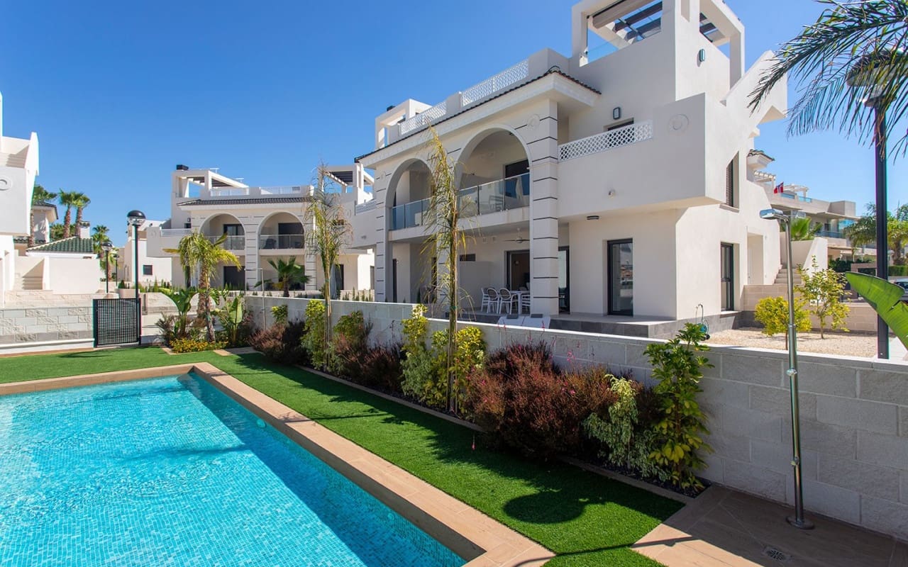 2 bedroom Apartment for rent in Ciudad Quesada with pool garage - € 1,500 (Ref: 9865937)
