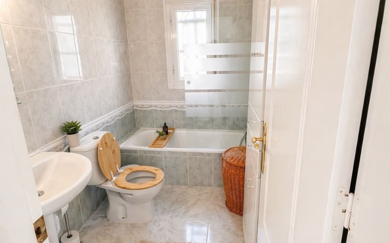 Chalet de 3 habitaciones en La Marquesa en venta con piscina - 299.999 € (Ref: 9874180)