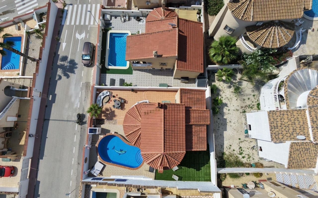 Chalet de 3 habitaciones en La Marquesa en venta con piscina - 299.999 € (Ref: 9874180)