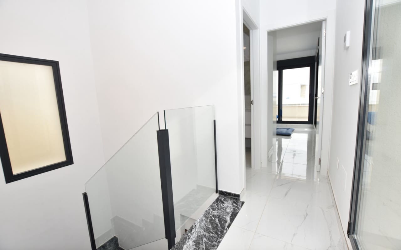 3 bedroom Villa for sale in Los Montesinos with pool - € 375,000 (Ref: 9876844)