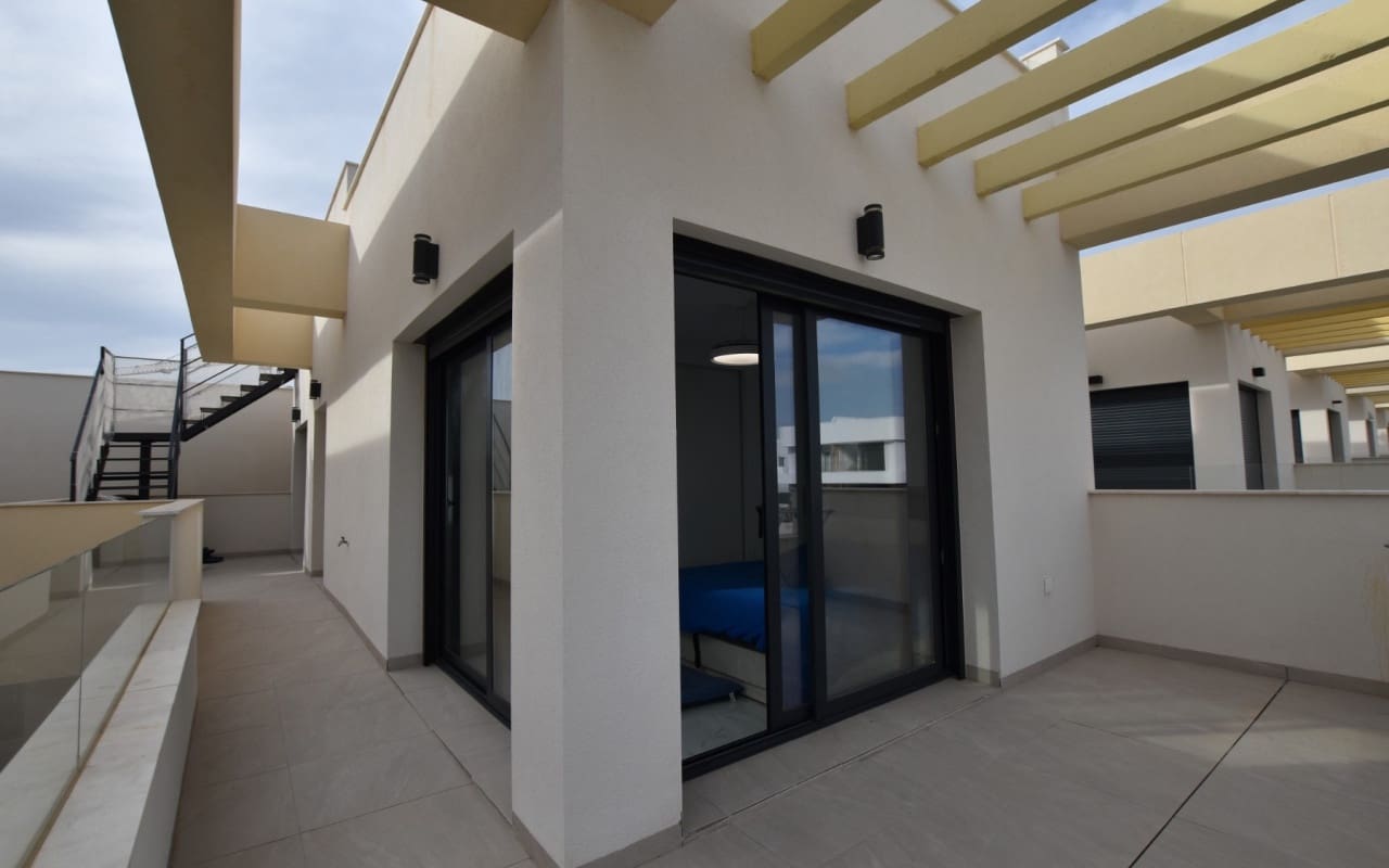 3 bedroom Villa for sale in Los Montesinos with pool - € 375,000 (Ref: 9876844)