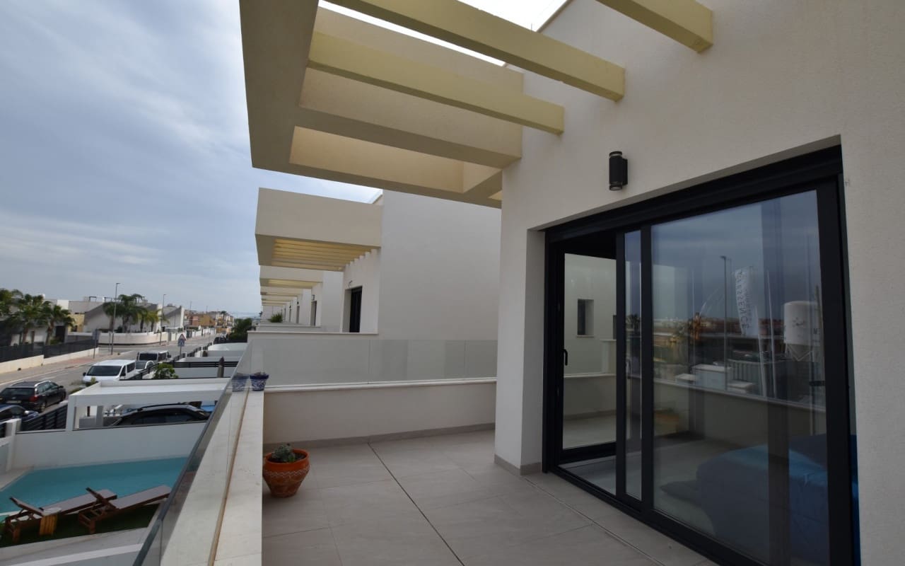 3 bedroom Villa for sale in Los Montesinos with pool - € 375,000 (Ref: 9876844)
