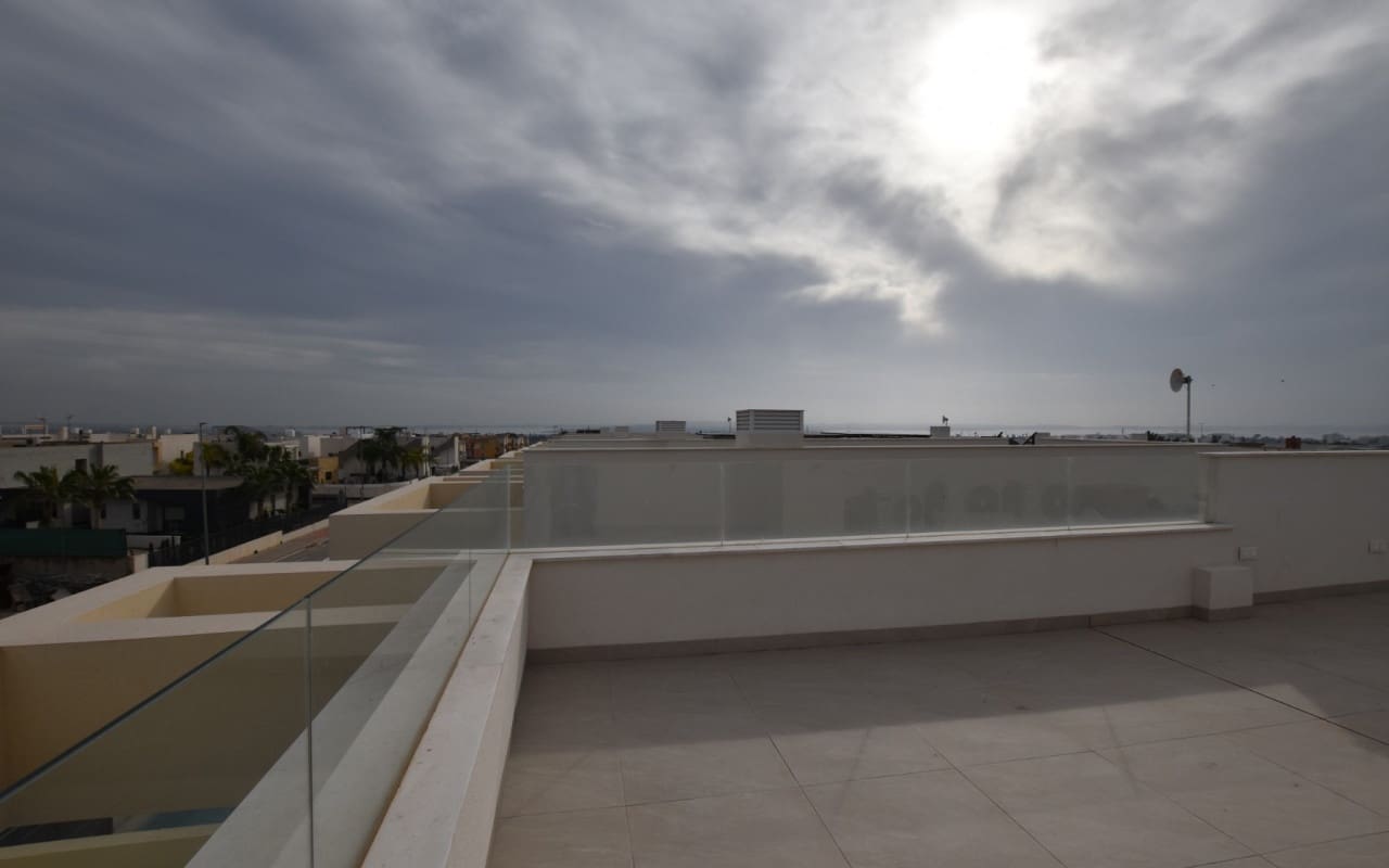 3 bedroom Villa for sale in Los Montesinos with pool - € 375,000 (Ref: 9876844)