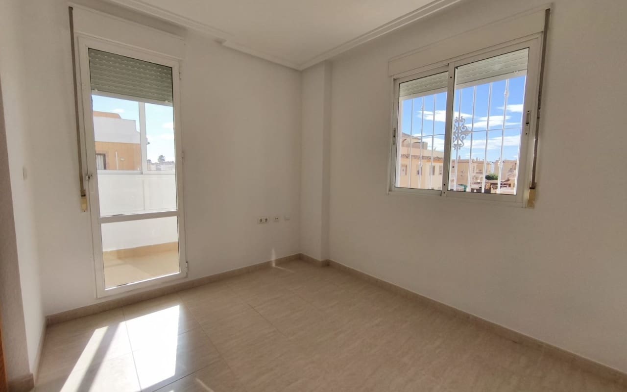 3 soverom Hus til salgs i Ciudad Quesada med svømmebasseng - € 275 000 (Ref: 9876845)
