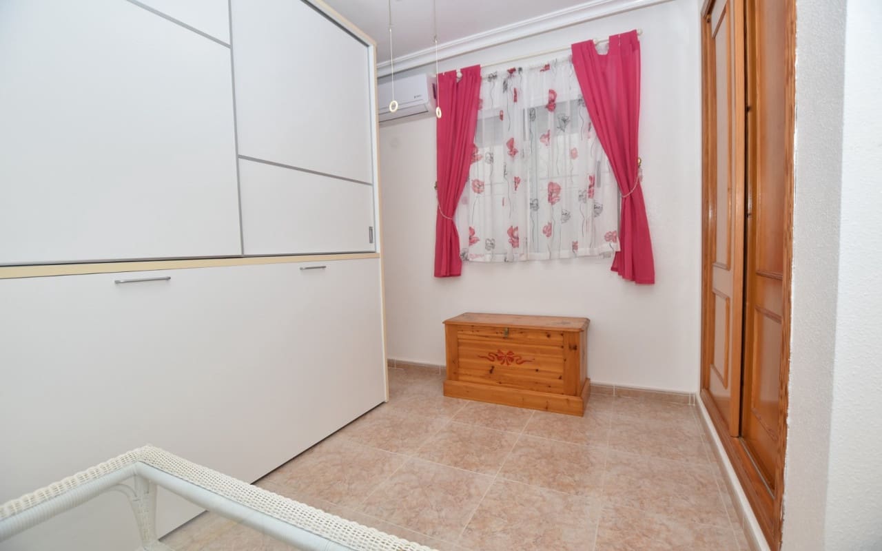 3 bedroom Villa for sale in Algorfa with pool - € 209,900 (Ref: 9876846)