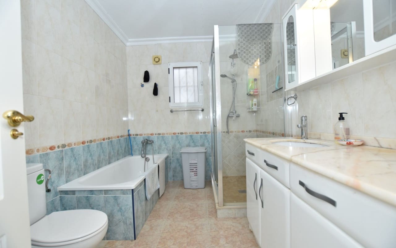 3 bedroom Villa for sale in Algorfa with pool - € 209,900 (Ref: 9876846)