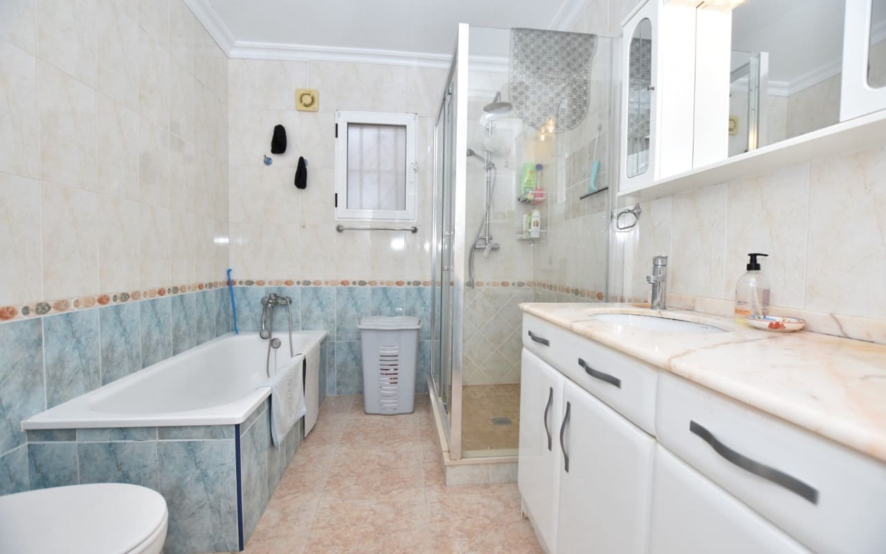 3 bedroom Villa for sale in Algorfa with pool - € 209,900 (Ref: 9876846)