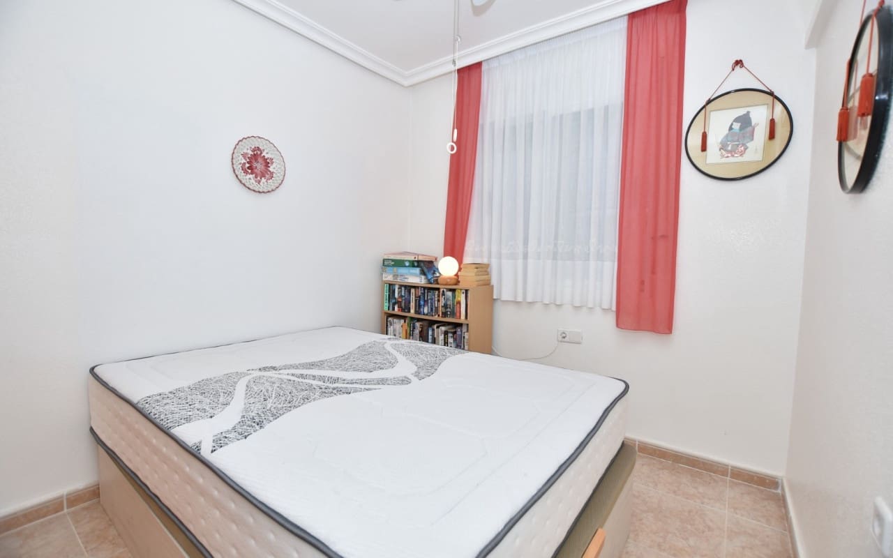 3 bedroom Villa for sale in Algorfa with pool - € 209,900 (Ref: 9876846)