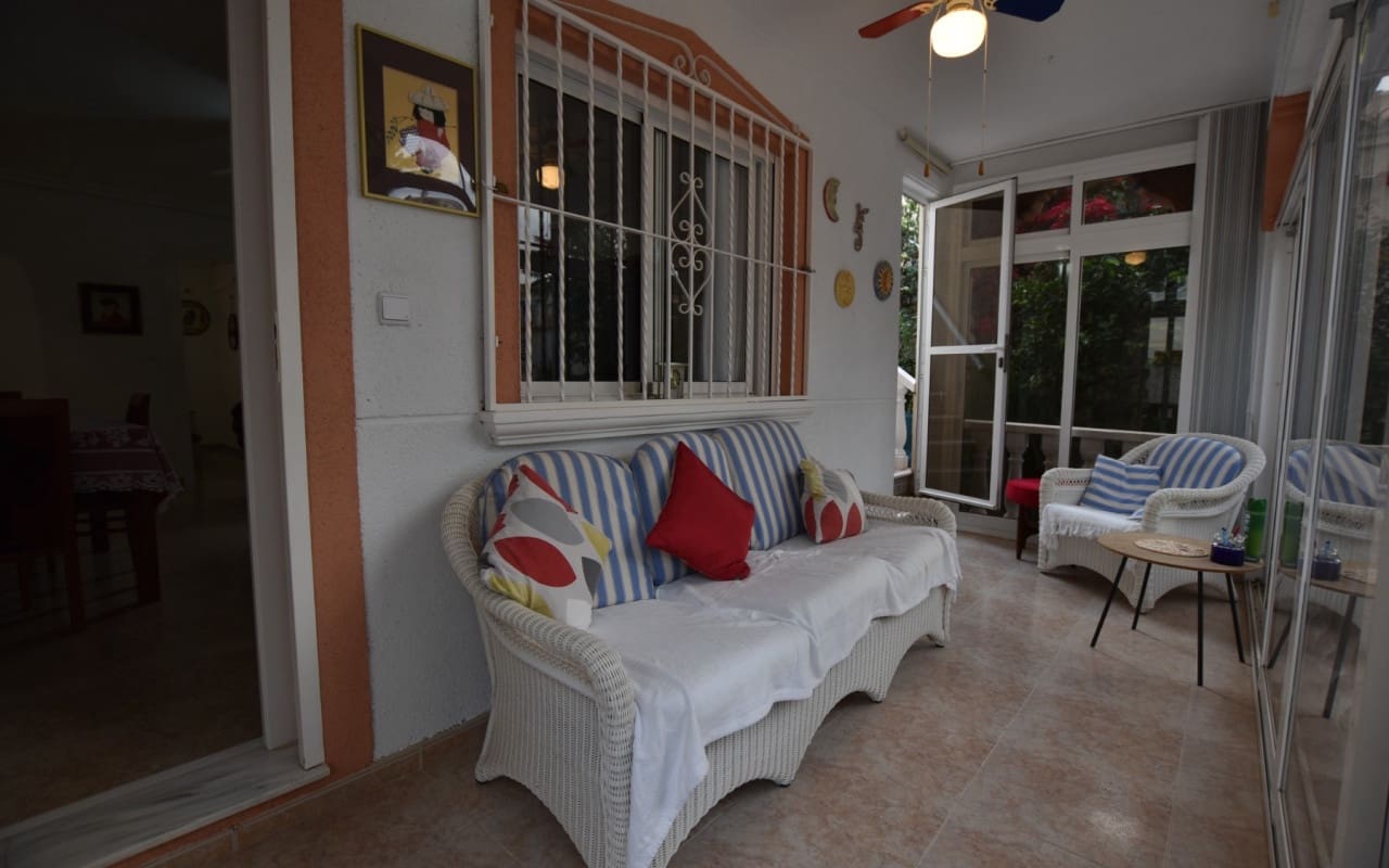 3 bedroom Villa for sale in Algorfa with pool - € 209,900 (Ref: 9876846)