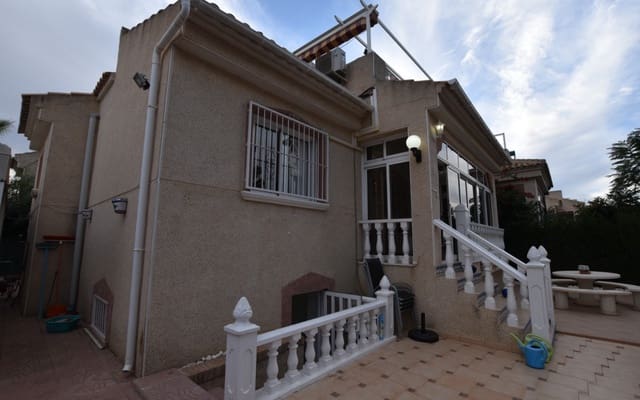 3 bedroom Villa for sale in Algorfa with pool - € 209,900 (Ref: 9876846)