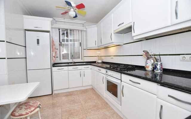 3 bedroom Villa for sale in Algorfa with pool - € 209,900 (Ref: 9876846)
