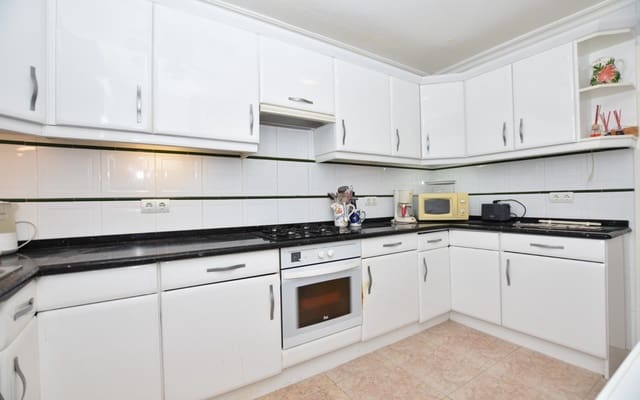 3 bedroom Villa for sale in Algorfa with pool - € 209,900 (Ref: 9876846)