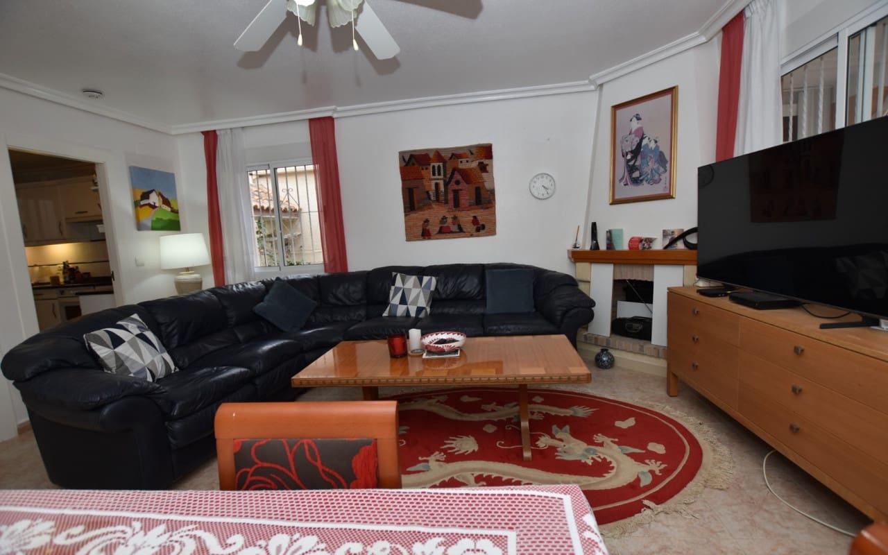 3 bedroom Villa for sale in Algorfa with pool - € 209,900 (Ref: 9876846)