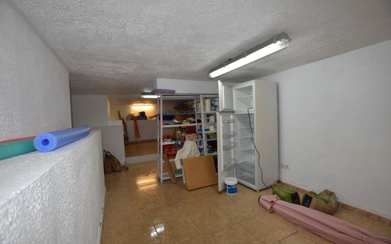 3 bedroom Villa for sale in Algorfa with pool - € 209,900 (Ref: 9876846)