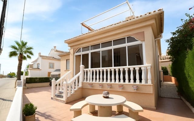 3 bedroom Villa for sale in Algorfa with pool - € 209,900 (Ref: 9876846)