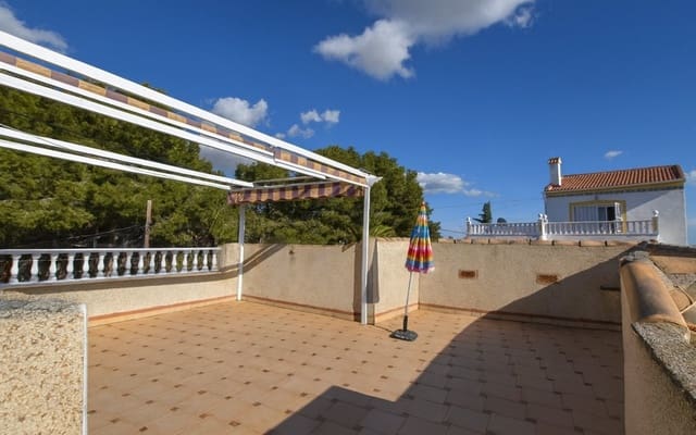 3 bedroom Villa for sale in Algorfa with pool - € 209,900 (Ref: 9876846)