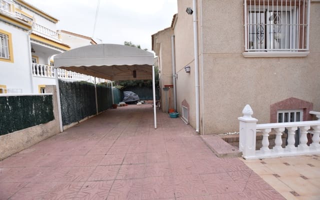 3 bedroom Villa for sale in Algorfa with pool - € 209,900 (Ref: 9876846)