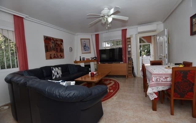 3 bedroom Villa for sale in Algorfa with pool - € 209,900 (Ref: 9876846)