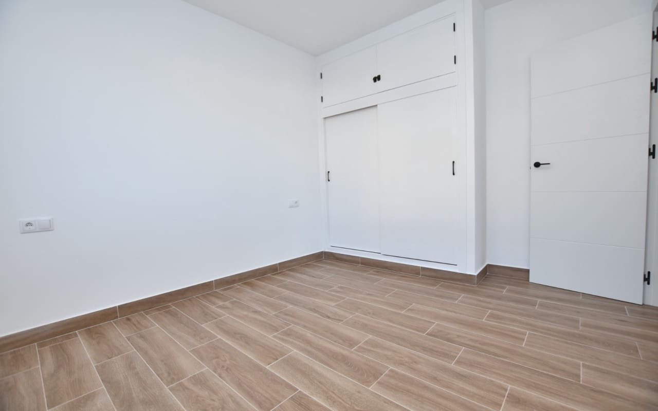 3 makuuhuone Omakotitalo myytävänä paikassa Ciudad Quesada - 249 000 € (Ref: 9876848)