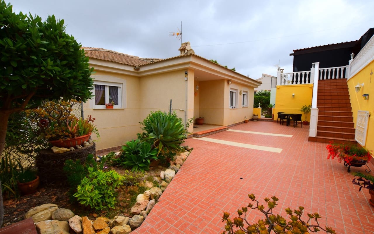 3 sypialnia Willa na sprzedaż w Algorfa z basenem - 599 990 € (Ref: 9876849)