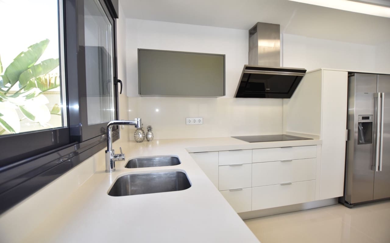 5 bedroom Villa for sale in San Miguel de Salinas with pool - € 995,000 (Ref: 9876851)