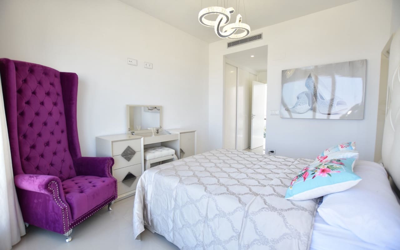 5 bedroom Villa for sale in San Miguel de Salinas with pool - € 995,000 (Ref: 9876851)
