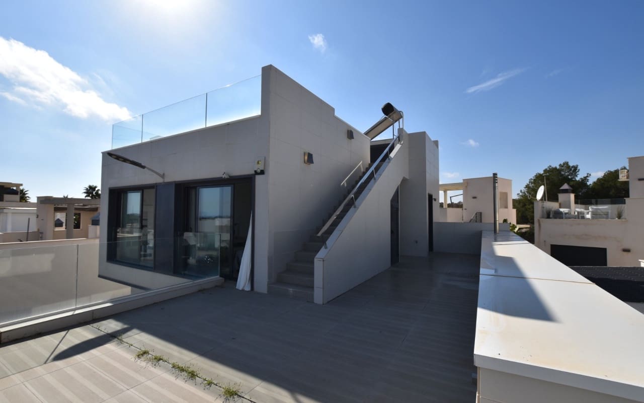 5 bedroom Villa for sale in San Miguel de Salinas with pool - € 995,000 (Ref: 9876851)