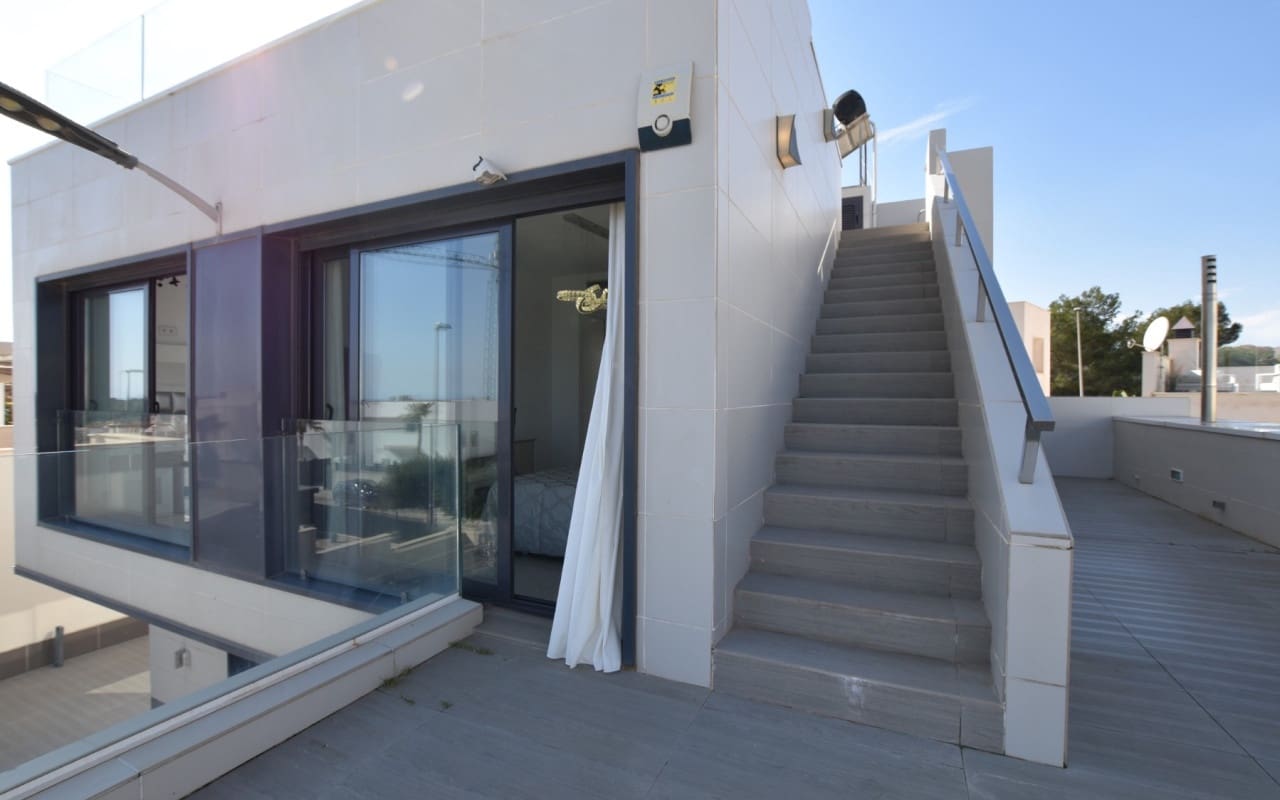 5 bedroom Villa for sale in San Miguel de Salinas with pool - € 995,000 (Ref: 9876851)