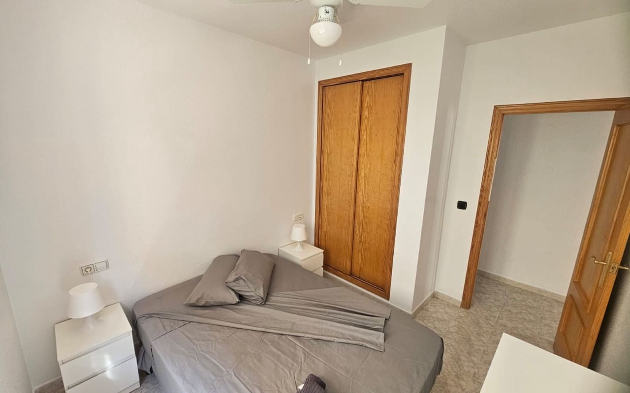 2 soveværelse Strandlejlighed til salg i Playa Flamenca med swimmingpool - € 185.000 (Ref: 9876855)