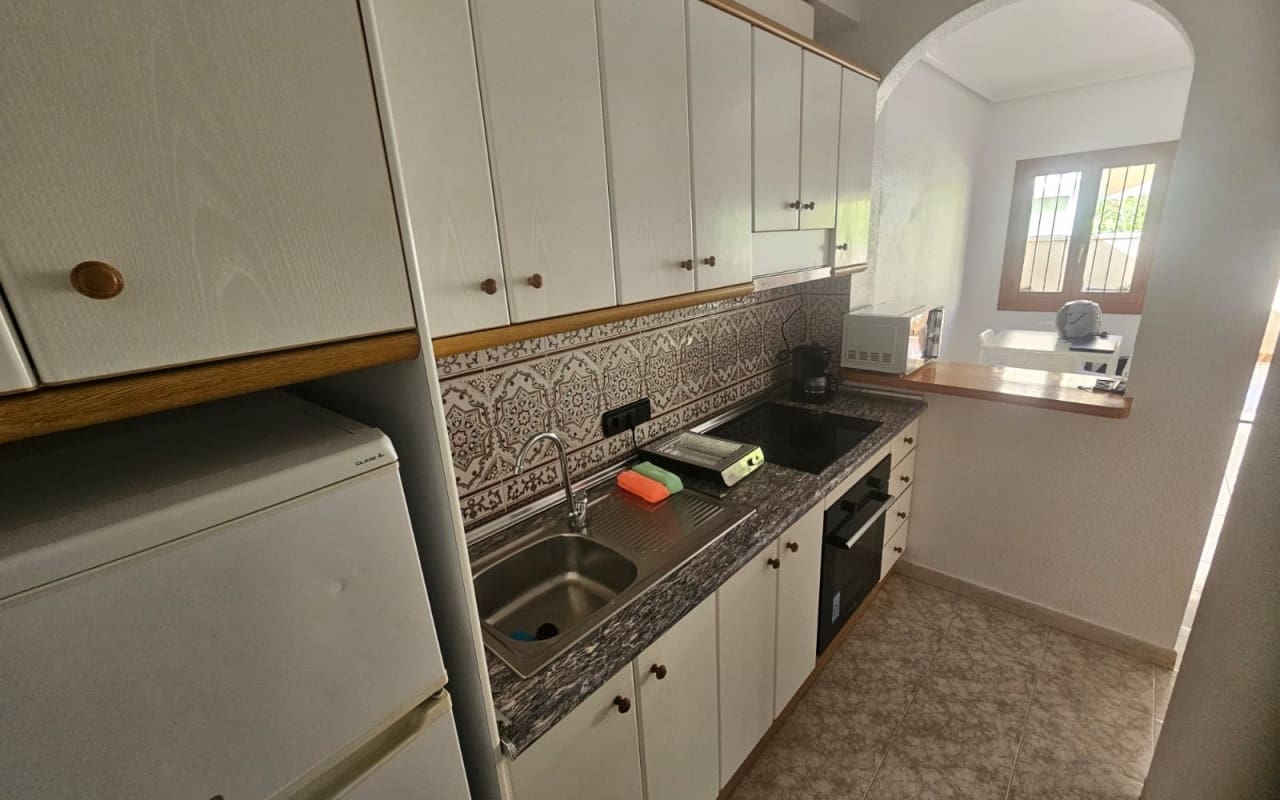 2 soveværelse Strandlejlighed til salg i Playa Flamenca med swimmingpool - € 185.000 (Ref: 9876855)