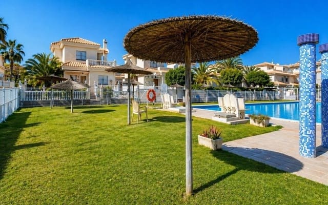 2 soveværelse Strandlejlighed til salg i Playa Flamenca, Orihuela med swimmingpool - € 185.000 (Ref: 9876855)