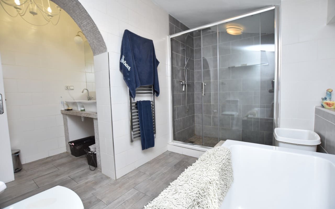 6 soverom Villa til salgs i Heredades med svømmebasseng - € 595 000 (Ref: 9876856)