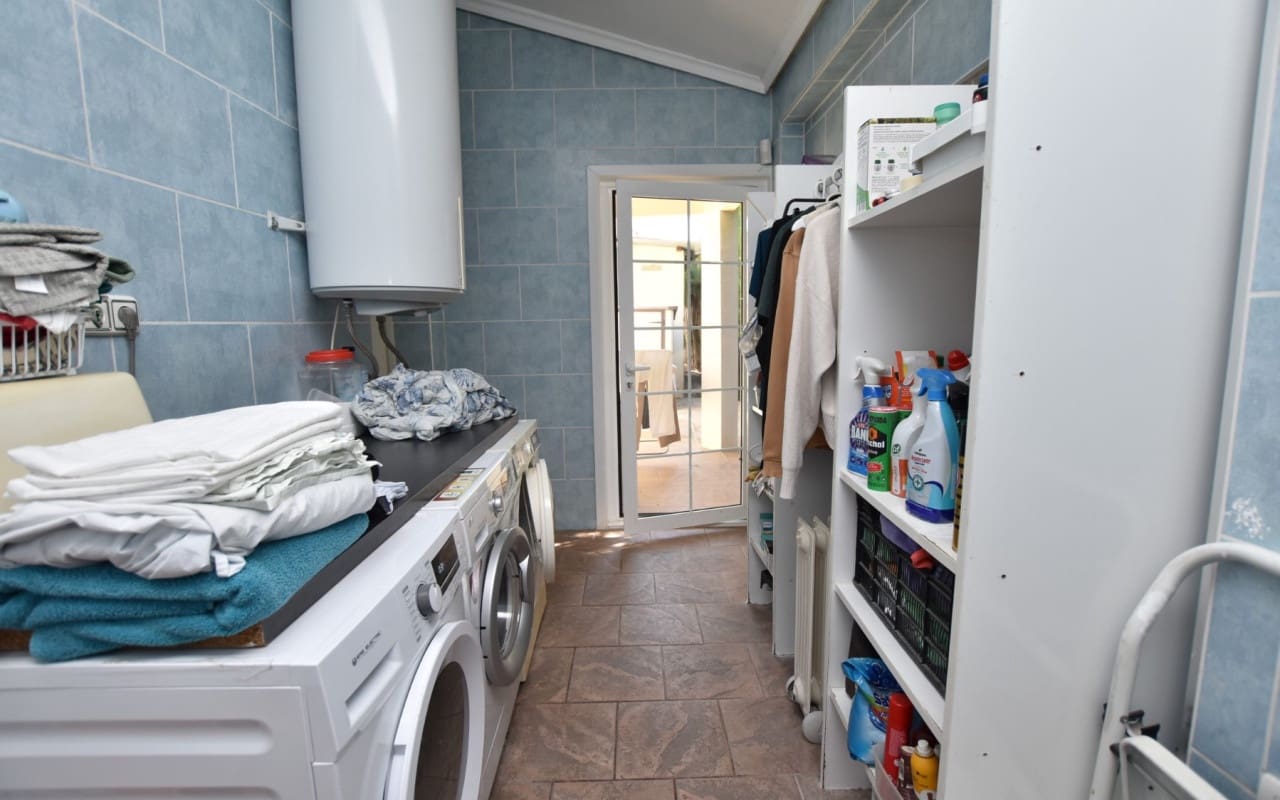 6 soverom Villa til salgs i Heredades med svømmebasseng - € 595 000 (Ref: 9876856)