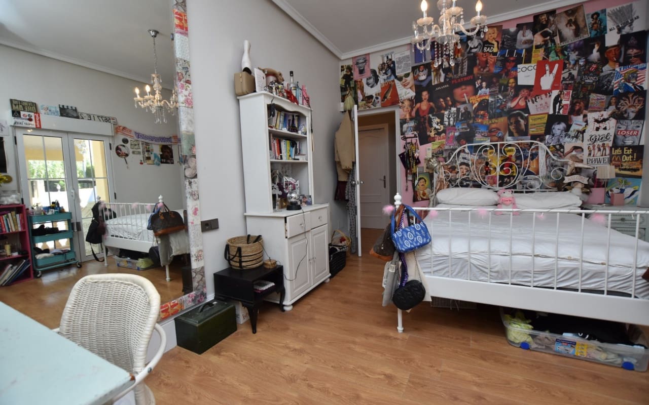 6 soverom Villa til salgs i Heredades med svømmebasseng - € 595 000 (Ref: 9876856)