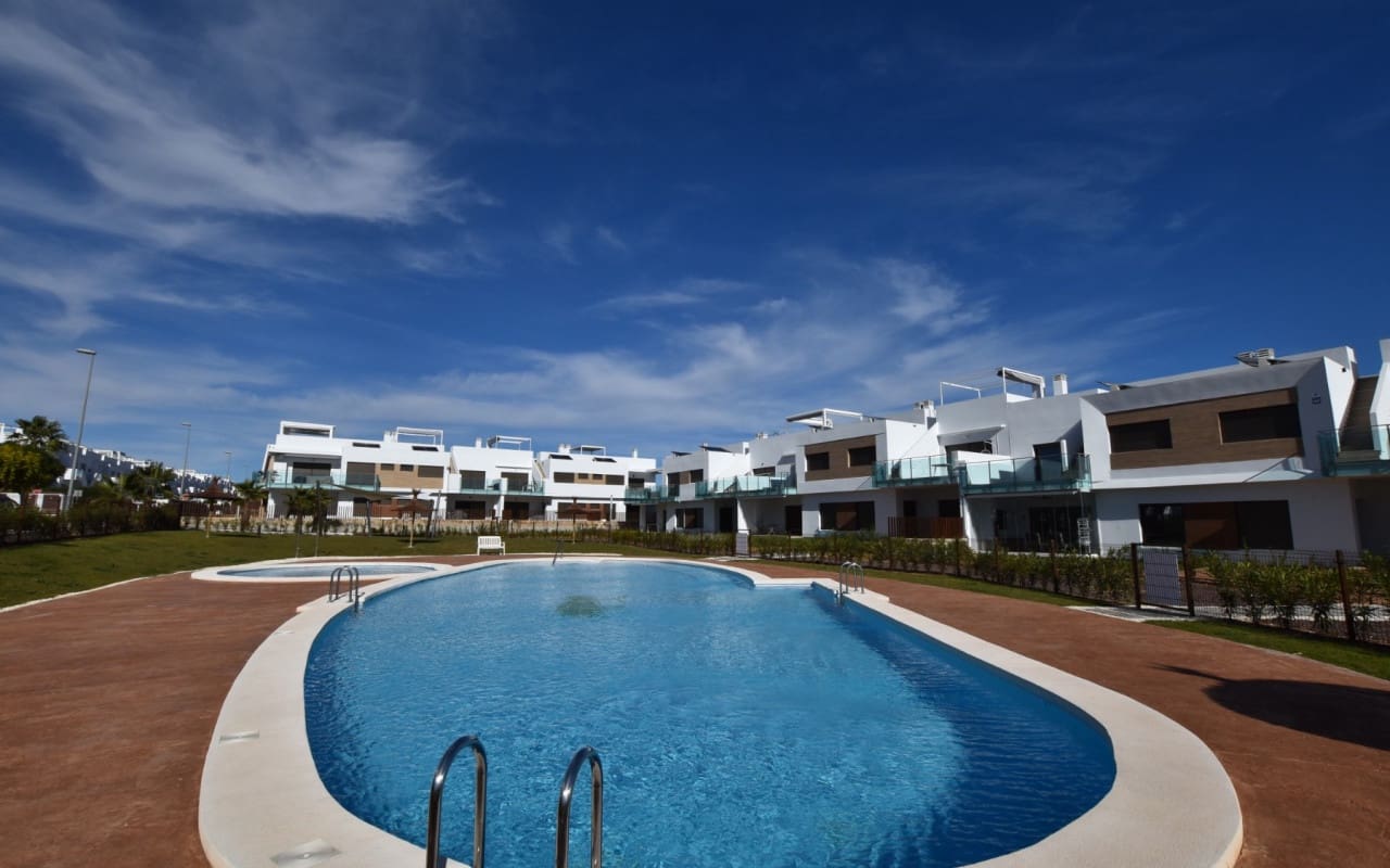 2 bedroom Penthouse for sale in Entre Naranjos with pool - € 240,000 (Ref: 9876857)