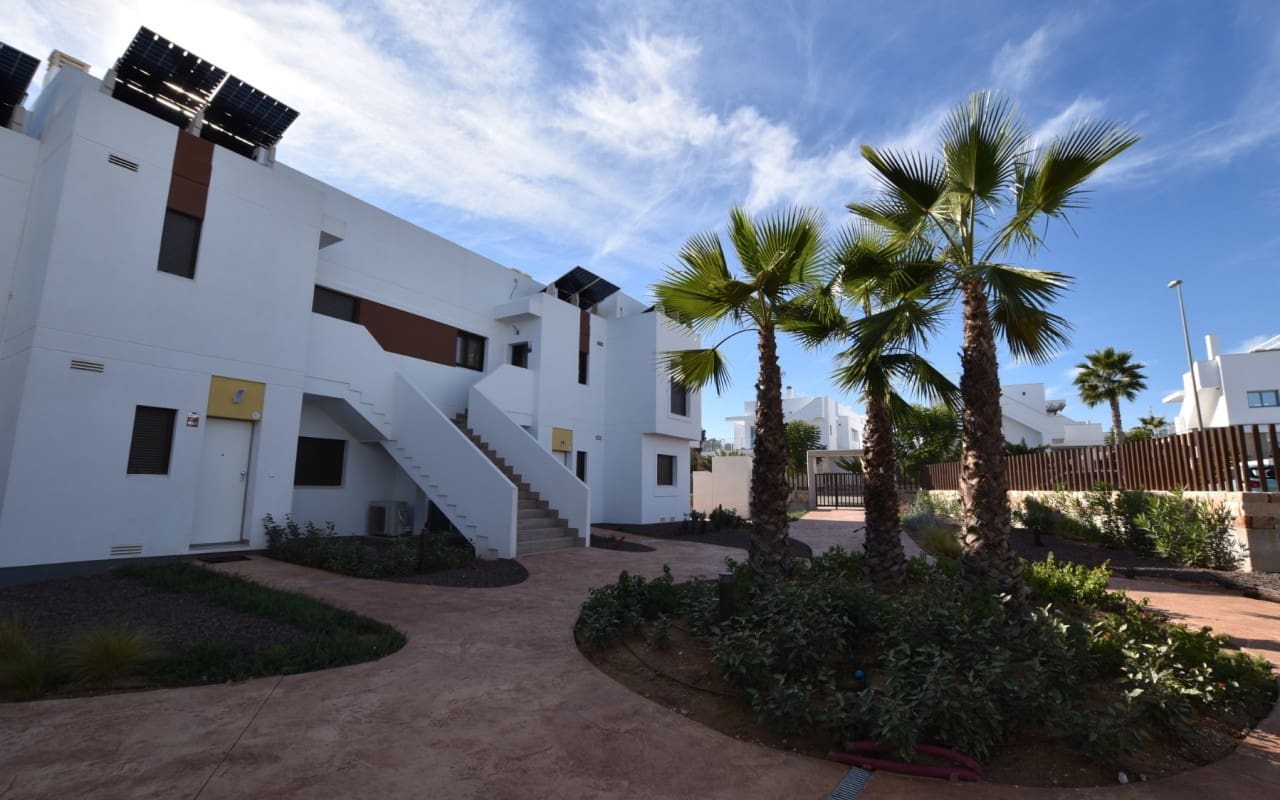 2 bedroom Penthouse for sale in Entre Naranjos with pool - € 240,000 (Ref: 9876857)