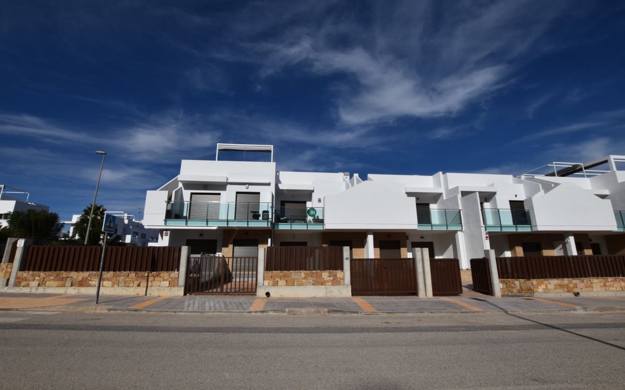 2 bedroom Penthouse for sale in Entre Naranjos with pool - € 240,000 (Ref: 9876857)