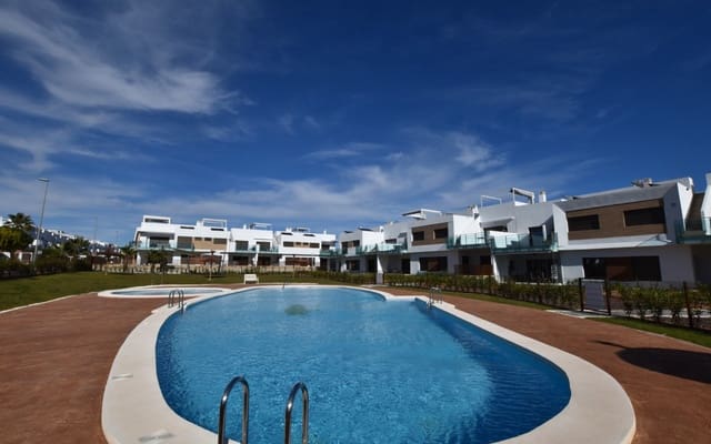 2 soverom Penthouse til salgs i Vistabella, Orihuela med svømmebasseng - € 239 500 (Ref: 9876857)