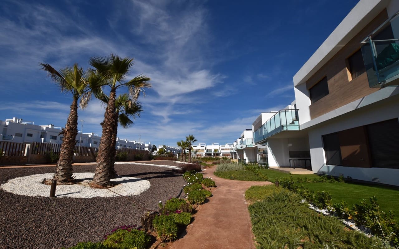 2 bedroom Penthouse for sale in Entre Naranjos with pool - € 240,000 (Ref: 9876857)