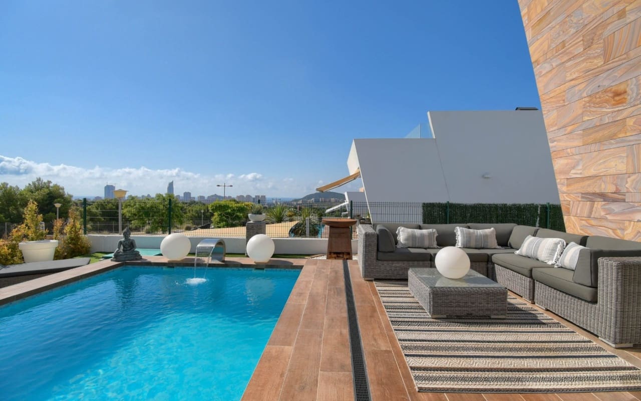 2 soveværelse Villa til salg i Finestrat med swimmingpool - € 654.000 (Ref: 9879696)