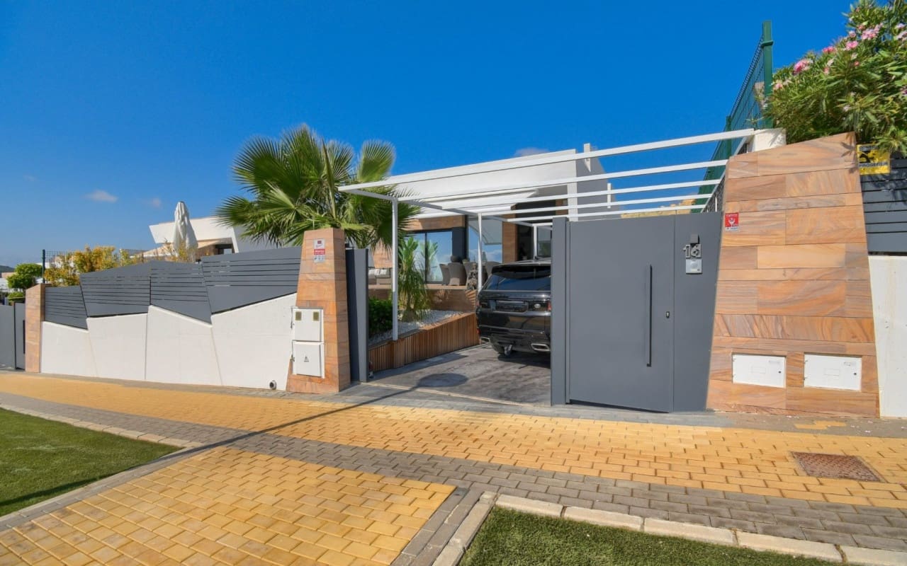 2 soveværelse Villa til salg i Finestrat med swimmingpool - € 654.000 (Ref: 9879696)